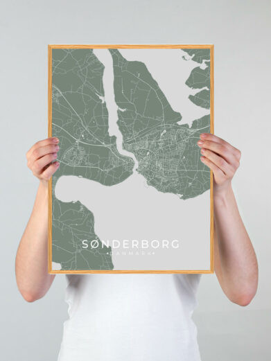 Sønderborg by plakat med grøn baggrund. Sønderborg byplakaten viser Sønderborg fra sin smukkeste side