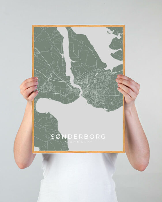 Sønderborg by plakat med grøn baggrund. Sønderborg byplakaten viser Sønderborg fra sin smukkeste side