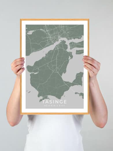 Tåsinge plakat i guldfarvet ramme, der viser et detaljeret kort over Tåsinge, Danmark. Stilfuldt og moderne design.