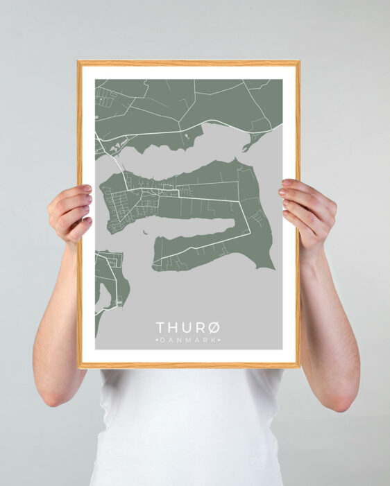 Thurø by plakat med grøn baggrund. Denne Thurø plakat med området som motiv viser Thurø fra sin smukkeste side