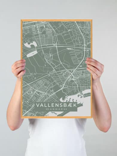 Vallensbæk plakat i mintgrøn. Bykort med veje og vandløb. Moderne design til stuen. Perfekt gaveidé!