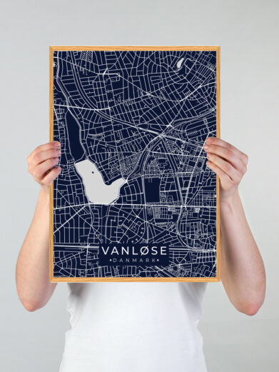 Vanløse byplakat i stilrent design. Denne Vanløse byplakat er med mørkeblå baggrund og viser Vanløse fra sin smukkeste side