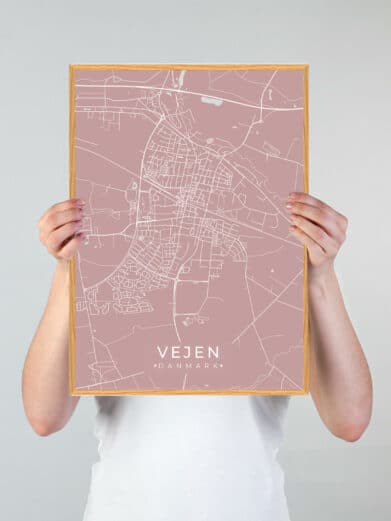 Vejen plakat i rosa: minimalistisk bykort med guldramme. Perfekt vægkunst fra Syddanmark. Detaljeret og stilfuldt design.