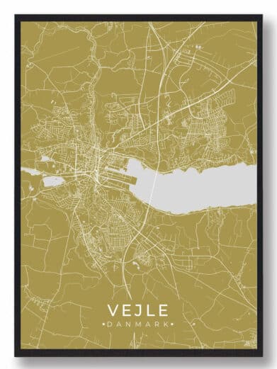 Vejle plakat i karrygul. Detaljeret bykort med gader og vandveje, moderne og stilfuld til din væg. Grøn by.