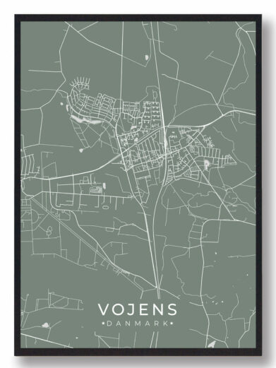 Vojens byplakat i stilrent design. Denne Vojens byplakat er med grøn baggrund og viser Vojens fra sin smukkeste side