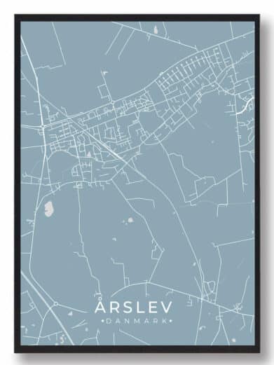 Årslev byplakat i stilrent design. Denne Årslev byplakat er med lyseblå baggrund og viser Årslev fra sin smukkeste side