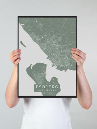 Esbjerg byplakat i stilrent design. Denne Esbjerg byplakat er med grøn baggrund og viser Esbjerg fra sin smukkeste side