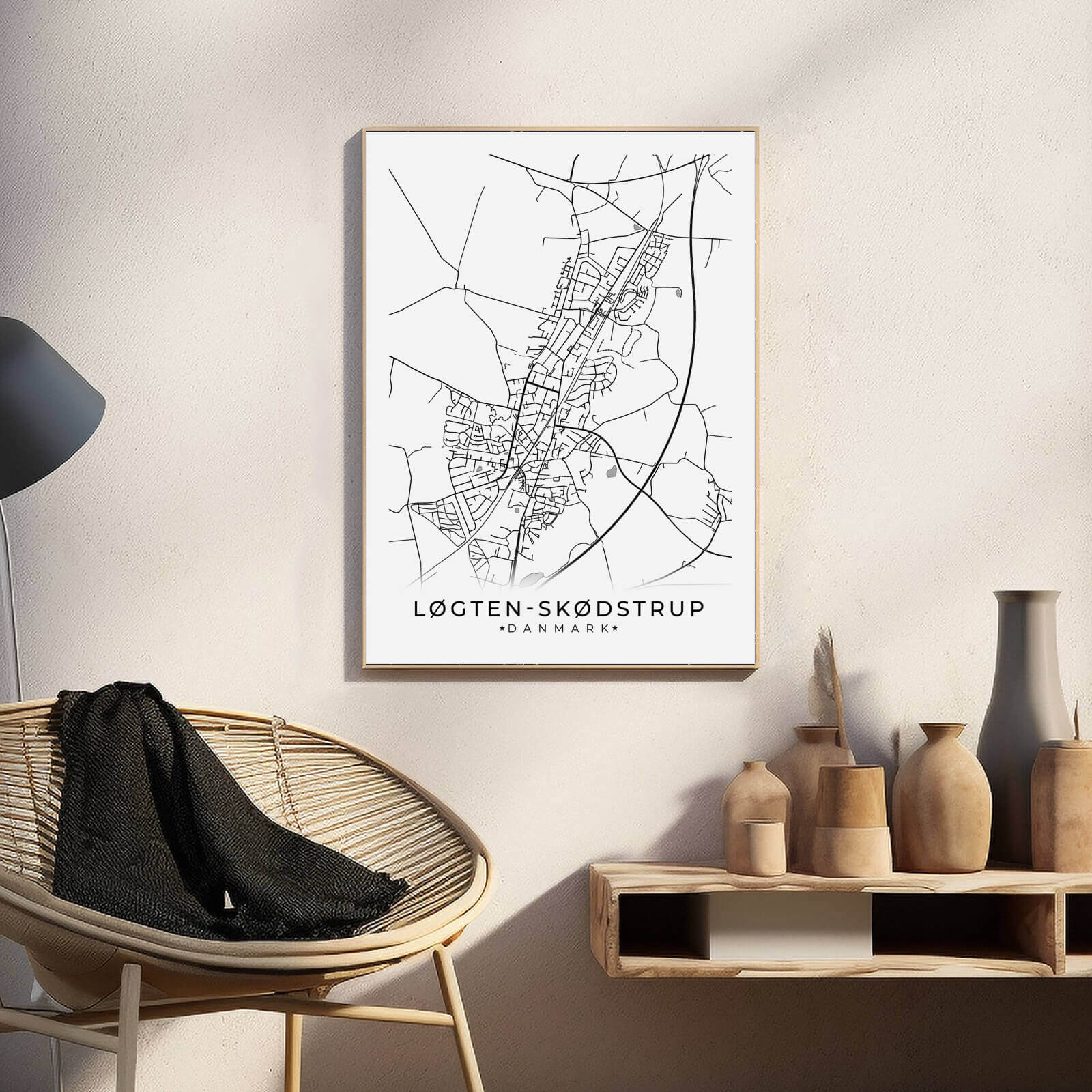 Løgten Skødstrup by plakat er perfekt boligplakat, til stuen. Denne Løgten Skødstrup plakat med området som motiv viser Løgten Skødstrup fra sin smukkeste side