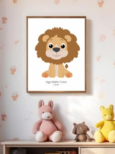 Navneplakat med dyr: Løve illustration i ramme. Perfekt til børneværelset. Farverige og søde detaljer. Navnetavle med løve.