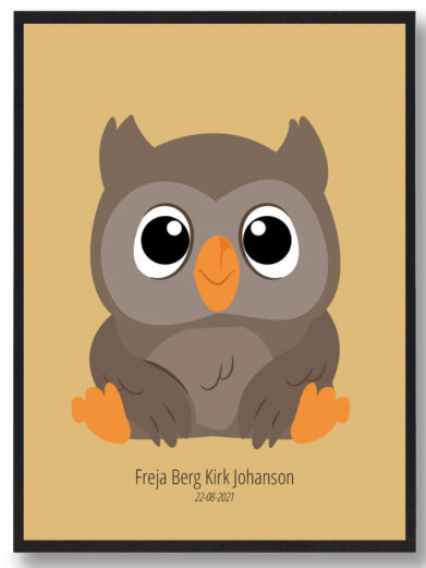 Navneplakat med dyr: Sødt ugle design. Perfekt børneplakat med navn og dato. Farver: brun, orange, beige. Navnetavle til børneværelset.