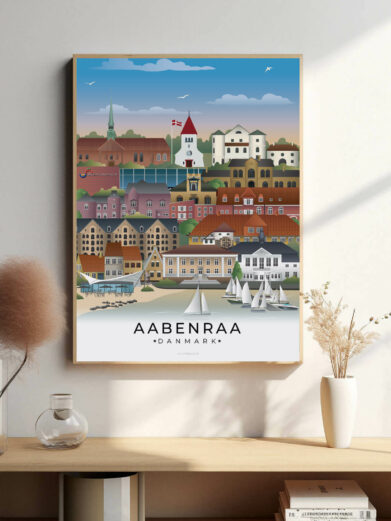 Aabenraa bybillede plakat, der fremhæver den livlige havn, farverige facader og de grønne områder, der omkranser byen.