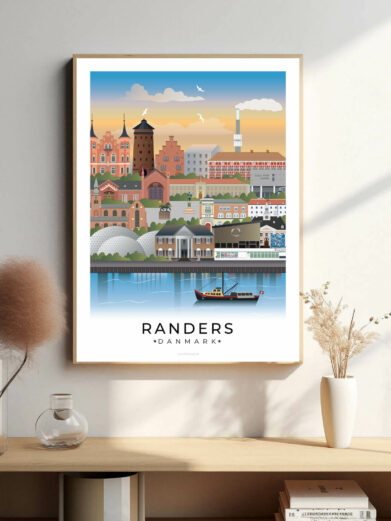 Randers bybillede plakat, der fremhæver byens unikke blanding af moderne bygninger, historiske gader og den smukke natur langs Gudenåen.