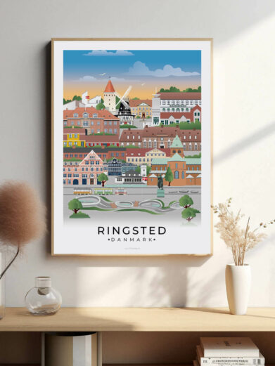 Ringsted bybillede plakat, der fremhæver byens historiske charme med smukke gamle bygninger og den livlige atmosfære i bymidten.