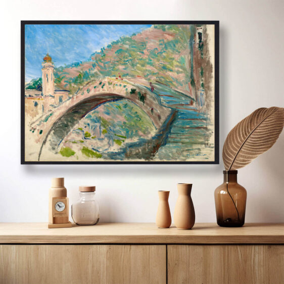 Bridge at Dolceacqua skildrer den dramatiske bro, der spænder over floden i Dolceacqua, med de bølgende bjerge og det smilende landskab som baggrund. Monets brug af varme farver og levende penselstrøg indfanger både broens arkitektoniske struktur og landskabets naturlige skønhed.