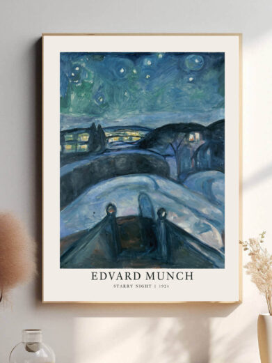 Edvard Munchs Starry Night indfanger en nat fuld af uro og bevægelse. De dybe blå nuancer bølger over lærredet, mens stjernerne lyser som hvirvlende gnister på himlen. Landskabet nedenfor er mørkt og skyggefuldt, en kontrast til den dynamiske nattehimmel, hvor følelser synes at strømme frit.