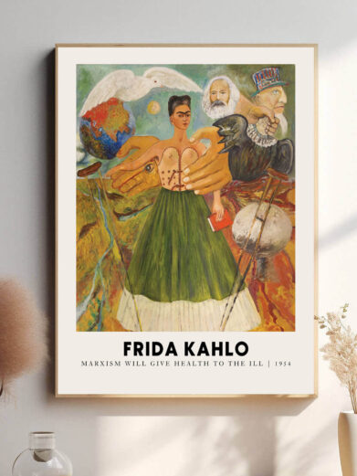 Denne plakat fanger Frida Kahlos engagement i marxismen, som var en central ideologi i hendes liv og kunst. Hendes stærke politiske holdninger, der blev reflekteret i hendes malerier, giver plakaten en følelse af modstand og solidaritet med de undertrykte. Hendes kunst blev en platform for at udtrykke sine ideologiske synspunkter og kæmpen for social retfærdighed.