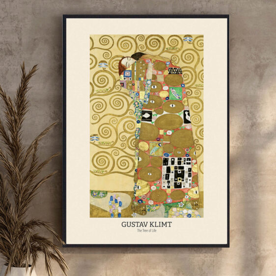 The Tree of Life af Gustav Klimt er et magisk og symbolsk værk, der repræsenterer livets evige cyklus. Træet, med sine snoede grene og gyldne detaljer, symboliserer vækst, forandring og forbindelse, mens de dekorative elementer tilfører værket en mystisk og spirituel dybde.