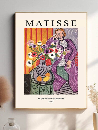 Med sin bløde farvepalet og enkle former formår Matisse at skabe et værk, der er både sensuelt og stiliseret. De lilla nuancer i kjolen og de frodige blomster giver værket en følelse af varme og ro.