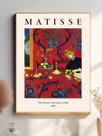 The Dessert af Henri Matisse fanger en følelse af varme og friskhed med sin levende farvepalette. De intense farver og enkle former skaber en stemning af nydelse og lethed, som et lækkert måltid for øjet.