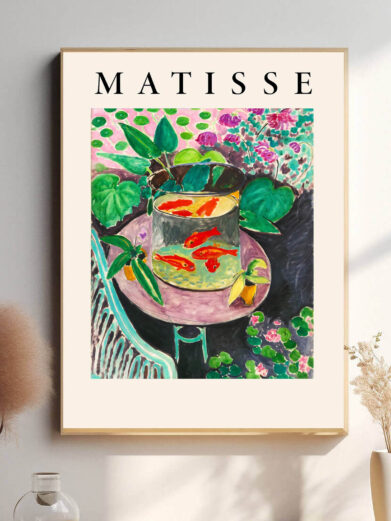 The Goldfish af Henri Matisse fanger den rolige bevægelse af fiskene i en livlig farvepalet, hvor de gyldne nuancer skaber en følelse af fred og harmoni. Værket emmer af varme og energi, samtidig med at det formidler en følelse af ro.