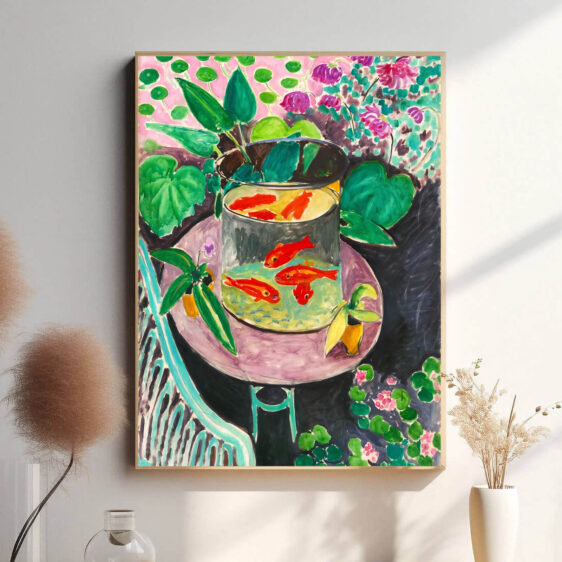 The Goldfish plakat af Henri Matisse indfanger den rolige bevægelse af de gyldne fisk i et farverigt og dynamisk design. Plakatens varme farver skaber en følelse af fred og harmoni, samtidig med at de levende fisk bringer liv til rummet.