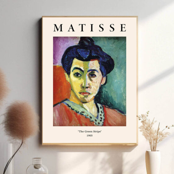 The Green Stripe af Henri Matisse er et portræt, der fanger personligheden af modellen gennem en intens farvebehandling. Den grønne stribe, der deler ansigtet, tilføjer både drama og dybde, og skaber et kraftfuldt udtryk for form og farve.