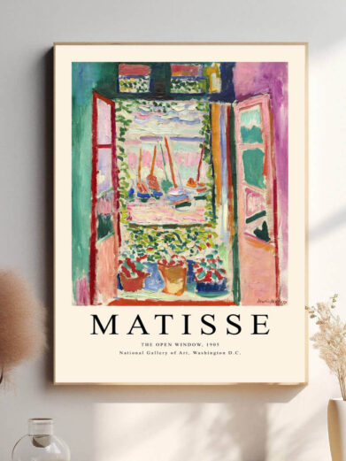 The Open Window af Henri Matisse fanger et øjeblik af fred og lethed, hvor naturen strømmer ind gennem et åbent vindue. Den livlige farvepalette og de enkle linjer inviterer betrakteren til at opleve verden udenfor.