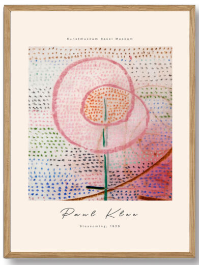 I "Blossoming" bringer Klee naturen til liv med sin signaturstil, der gør blomsterne til symbolske elementer, der rummer både poesi og abstraktion.