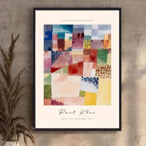 Farverige, kubistiske former danner et levende mønster, inspireret af Hammamets solbeskinnede bygninger. Paul Klee kombinerer varme jordfarver med blå nuancer, der reflekterer byens unikke lys.