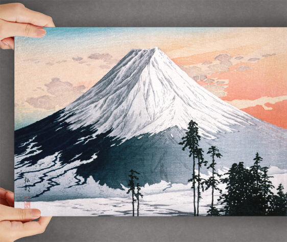 Denne plakat af Takahashi Shōtei viser Katsuyama Neighborhood i en klassisk japansk stil. De varme farver og fine detaljer skaber en autentisk atmosfære, der fremhæver områdets rolige og naturskønne karakter. Perfekt til dem, der ønsker at bringe japansk kultur og historie ind i deres hjem.