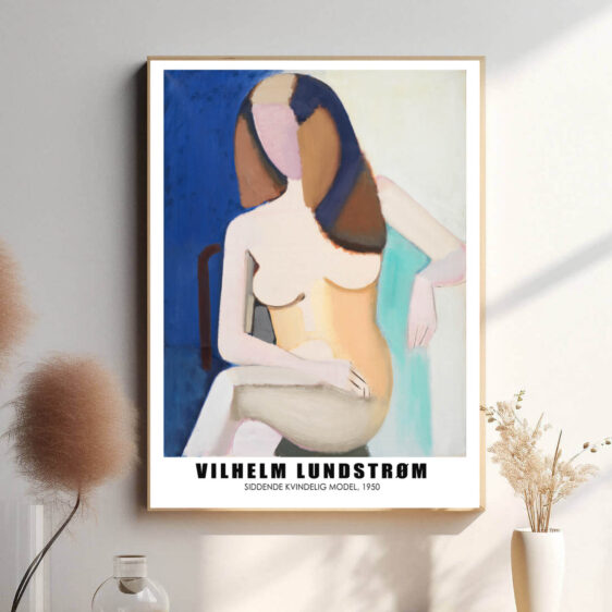 Denne plakat fremhæver Lundstrøms evne til at skabe en intim og stille atmosfære. Siddende Kvindelig Model viser en kvinde i en afslappet position, hvor både hendes krop og ansigt udstråler både elegance og eftertænksomhed.