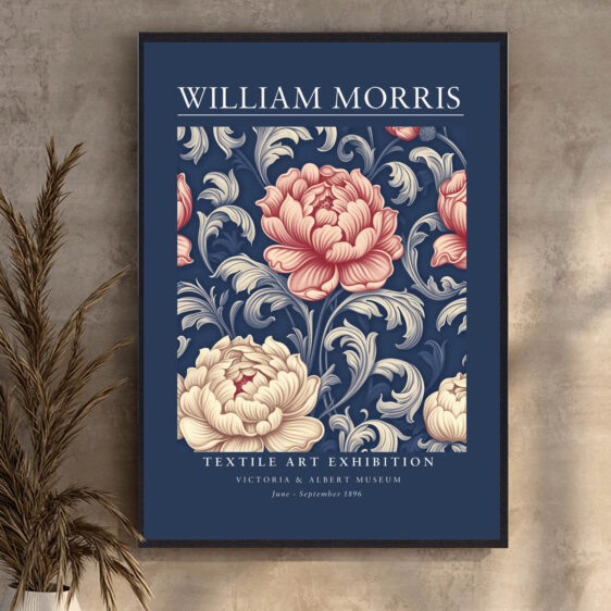 Denne plakat af William Morris fremhæver et smukt blomsterdesign i blå og røde nuancer. De levende farver og de detaljerede blomstermotiver bringer liv og energi til ethvert rum, samtidig med at de bevarer en tidløs elegance, som er karakteristisk for Morris’ arbejde.