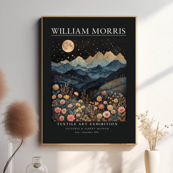 Morris' Dark Mountain Moon design fanger naturens vidundere med en kunstnerisk tolkning af bjergene oplyst af månens skær. De subtile detaljer og den mørke farvepalet skaber et visuelt imponerende og symbolsk udtryk, der udstråler både styrke og fred.