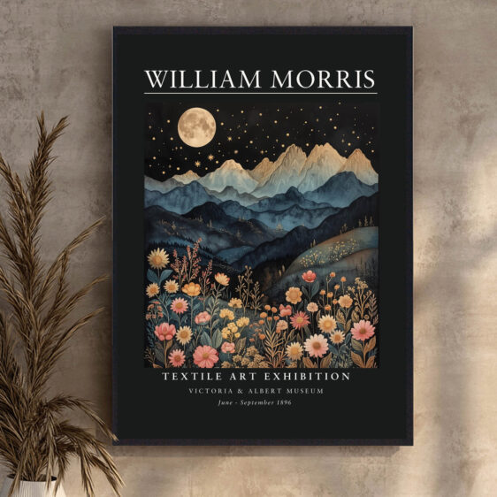 Denne plakat af William Morris skaber en dramatisk stemning med et design, der kombinerer de mørke bjergsiluetter og den måneskinbelyste himmel. De dybe farver og den mystiske atmosfære tilføjer en følelse af ro og majestæt, hvilket gør den ideel til at bringe en kraftfuld og æstetisk dimension til ethvert rum.