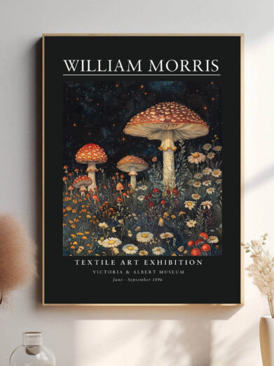Morris’ Dark Mushroom-design fanger naturens skønhed med en subtil og kunstnerisk tilgang. De mørke nuancer og det intrikate mønster fremhæver svampens naturlige former, hvilket gør plakaten til et både dekorativt og kunstnerisk indslag i ethvert hjem.
