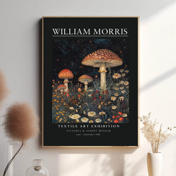 Morris’ Dark Mushroom-design fanger naturens skønhed med en subtil og kunstnerisk tilgang. De mørke nuancer og det intrikate mønster fremhæver svampens naturlige former, hvilket gør plakaten til et både dekorativt og kunstnerisk indslag i ethvert hjem.