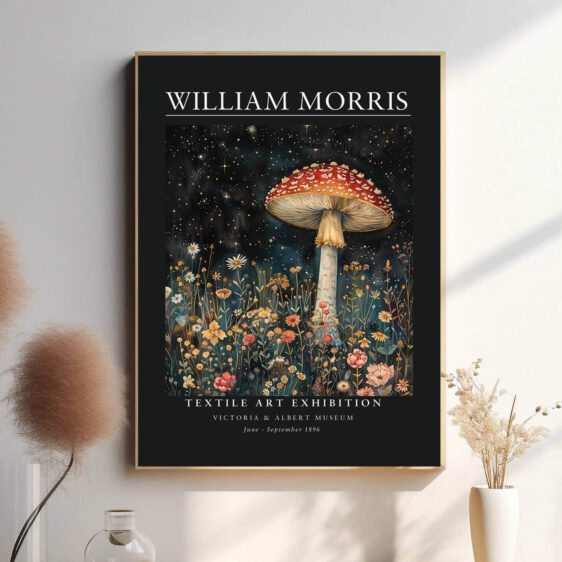 Morris’ Dark Red Mushroom-design kombinerer naturens elementer med hans karakteristiske stil, hvor de fine detaljer og den dybe røde farve fanger opmærksomheden. Det er en kunstnerisk tolkning af svampens naturlige skønhed, der skaber et visuelt rigt og dekorativt udtryk.
