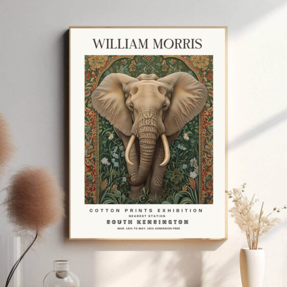 Elefanten synes næsten at være en del af sit dekorative miljø – dens hud er udsmykket med mønstre, der spejler den kunstfærdige baggrund af blomster og løv. William Morris’ karakteristiske symmetri og detaljerigdom forener dyrets styrke med en blid, organisk skønhed, der føles både klassisk og eventyrlig.
