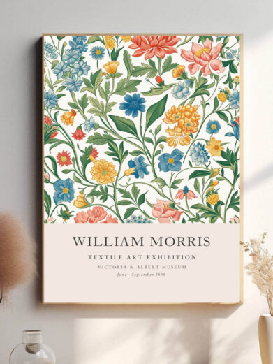 Morris' blomsterdesign er et perfekt eksempel på hans evne til at kombinere kunst og natur. De intrikate detaljer og organiske former skaber et harmonisk mønster, der både er dekorativt og kunstnerisk, hvilket gør plakaten ideel til et stilfuldt hjem.