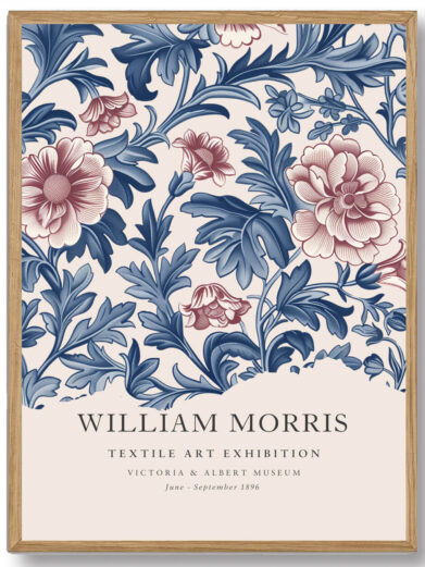 Morris' Blue Flower Textile design kombinerer kunstnerisk dygtighed med naturlig skønhed. De blå blomster, der pryder mønsteret, giver et dekorativt og stilfuldt udtryk, der fungerer som et kunstværk og tilføjer både visuel interesse og elegance til ethvert rum.