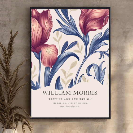 Denne plakat af William Morris præsenterer et tekstildesign med røde og blå blomster, der skaber en smuk balance mellem varme og kølige farver. Den levende kombination af rød og blå tilføjer både energi og harmoni til et rum, mens de fine blomstermønstre skaber en elegant og tidløs æstetik.
