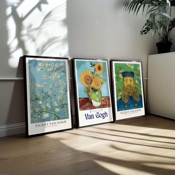 Dette plakatsæt samler tre af Van Goghs værker, hvor kontrasten mellem lys og mørke spiller en central rolle. Hver plakat viser en scene, hvor natten eller et dæmpet lys møder den stærke, farverige energi, som Van Gogh ofte anvendte i sine værker. Hans storslåede stjernehimmel eller de mørke, dramatiske naturscener reflekterer hans indre kamp, samtidig med at de er fyldt med en undrende poesi. Sættet udforsker, hvordan Van Gogh’s arbejde gik ud over det visuelle, og blev en måde at udtrykke følelser og stemninger på gennem farve og lys.