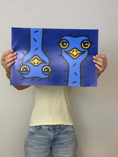 Bo Bendixen plakat med to blå, stiliserede fuglehoveder. Grafisk design, klare farver, moderne kunsttryk.