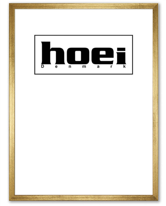 Elegant guld ramme fra Hoei Denmark. Perfekt til at fremhæve dine billeder. Træramme med en flot finish.