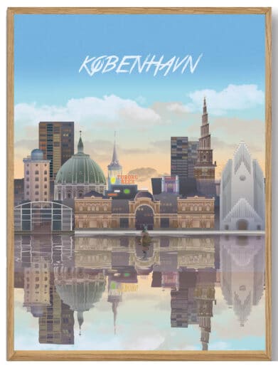 Holbæk - Martin Rahr plakat: farverig byplakat i træramme med Holbæks skyline reflekteret i vand. Perfekt til stuen!